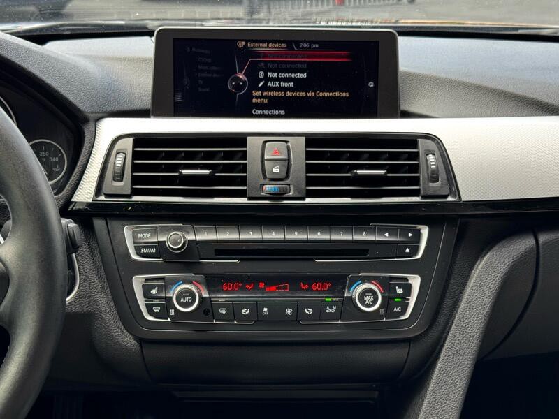 2014 BMW 3 Series Image 20