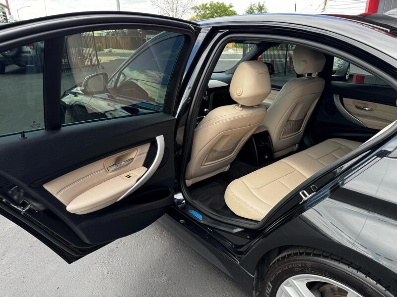 2014 BMW 3 Series Image 23
