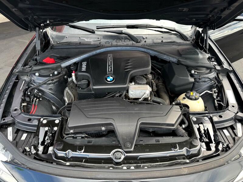 2014 BMW 3 Series Image 25
