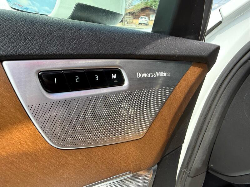2017 Volvo XC90 Image 12