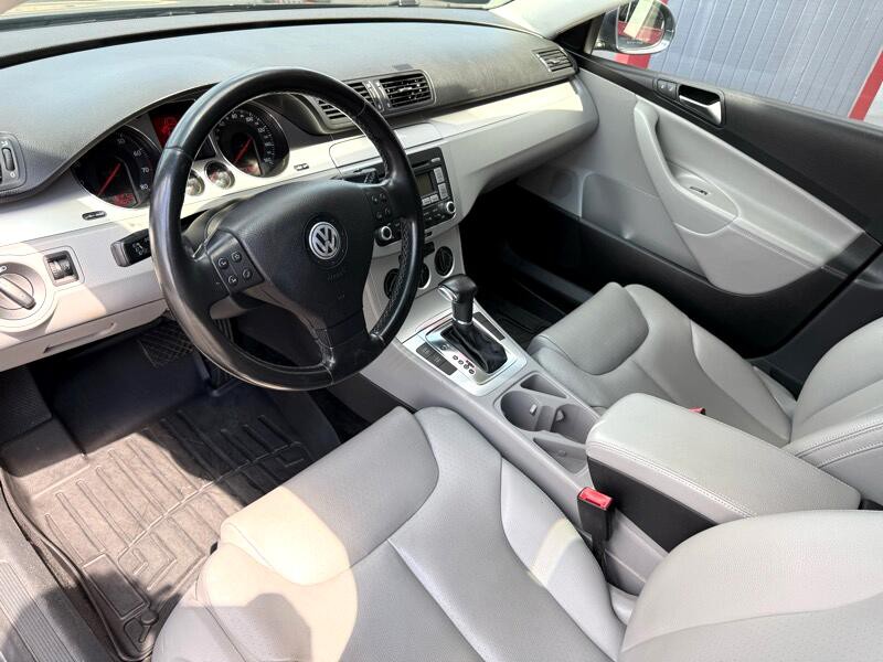 2009 Volkswagen Passat Image 14