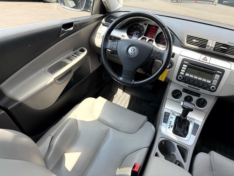 2009 Volkswagen Passat Image 21