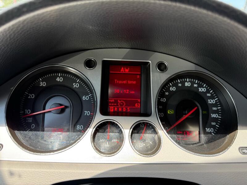 2009 Volkswagen Passat Image 24