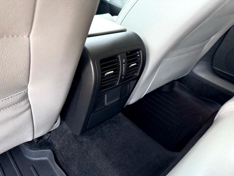 2009 Volkswagen Passat Image 29