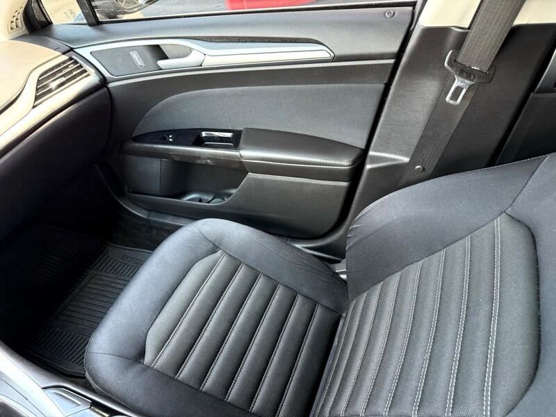 2014 Ford Fusion Image 16