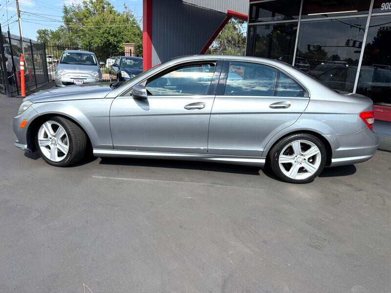 2011 Mercedes-Benz C-Class Image 2