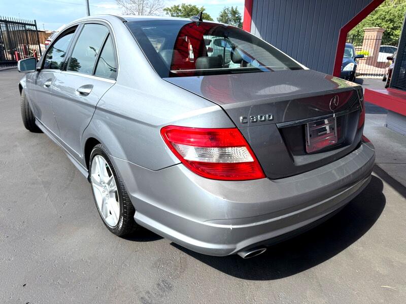 2011 Mercedes-Benz C-Class Image 3