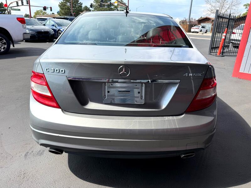 2011 Mercedes-Benz C-Class Image 4