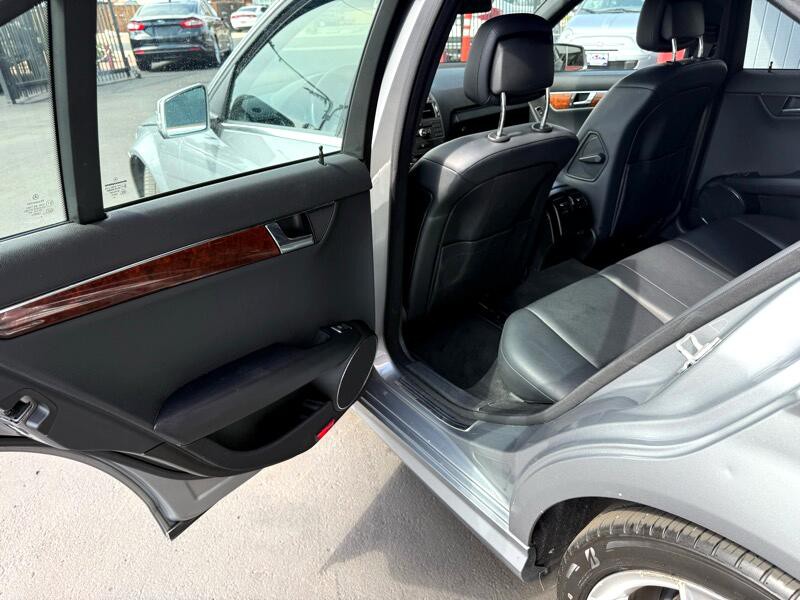 2011 Mercedes-Benz C-Class Image 28