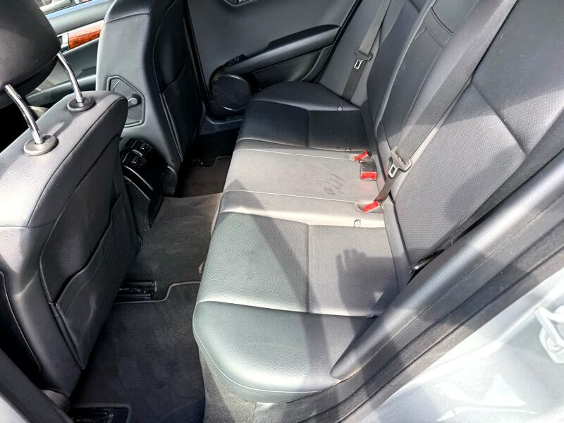 2011 Mercedes-Benz C-Class Image 30