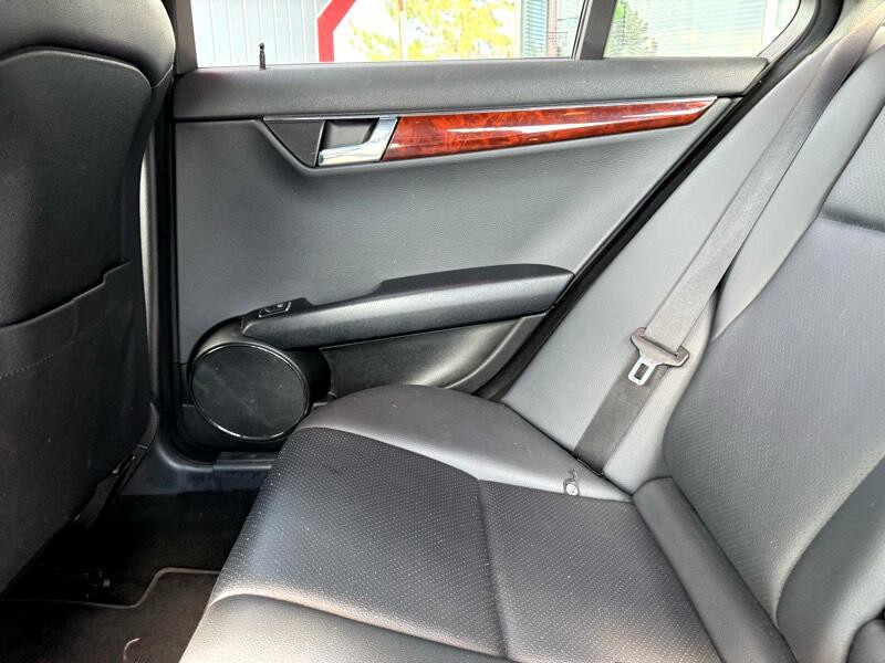 2011 Mercedes-Benz C-Class Image 32
