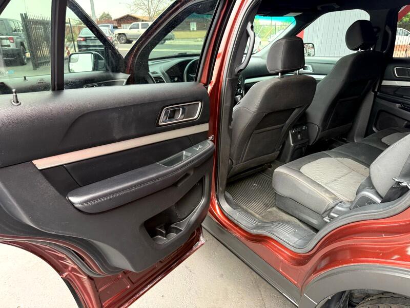 2016 Ford Explorer Image 26