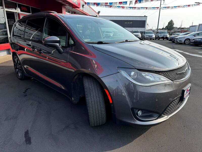2019 Chrysler Pacifica Image 9