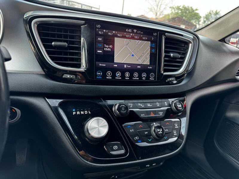2019 Chrysler Pacifica Image 18