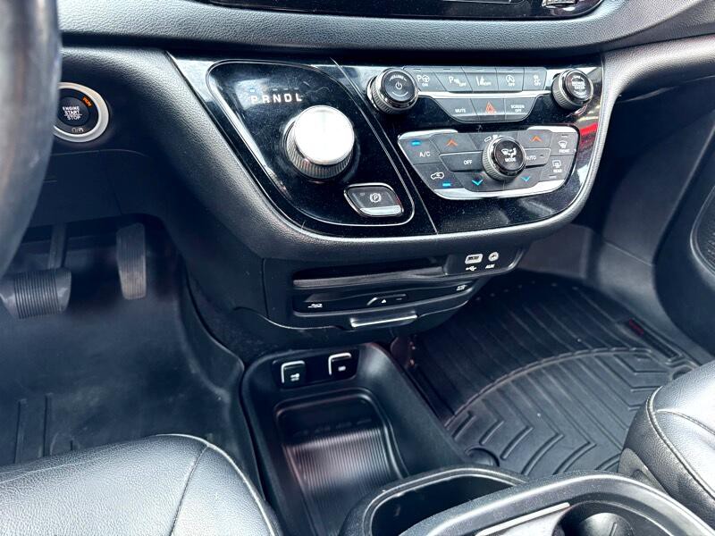 2019 Chrysler Pacifica Image 19