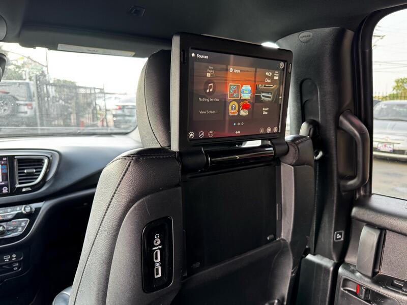 2019 Chrysler Pacifica Image 24