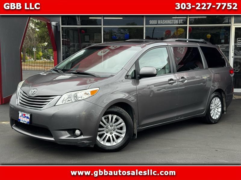2011 Toyota Sienna Image 1