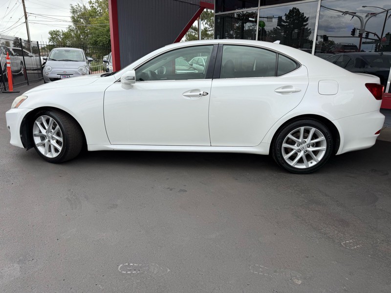 2012 Lexus IS Image 2