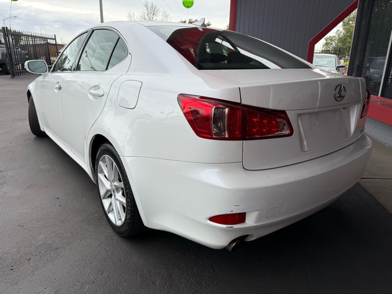 2012 Lexus IS Image 3