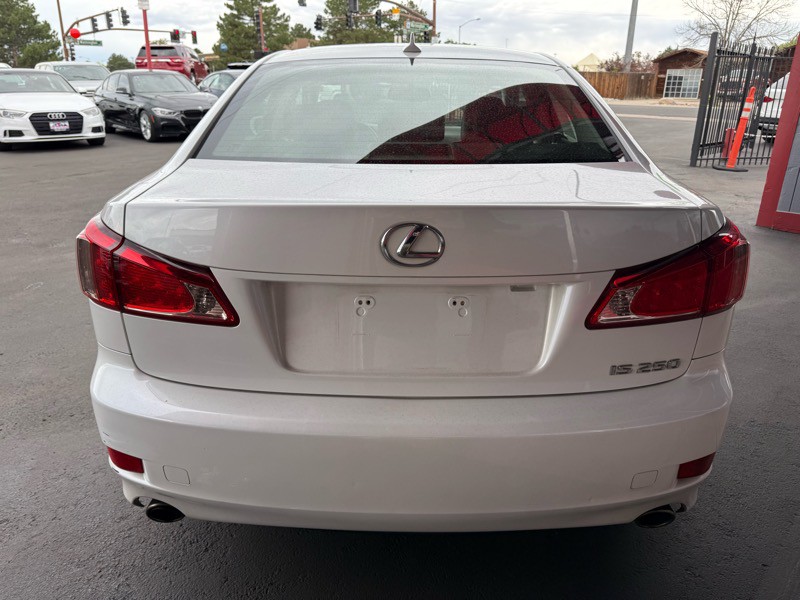2012 Lexus IS Image 4