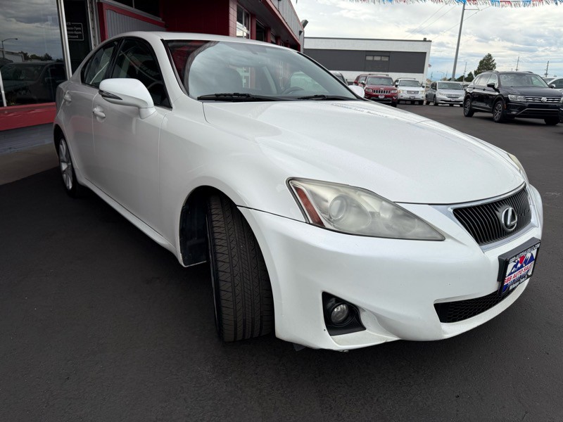 2012 Lexus IS Image 7
