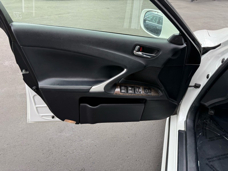 2012 Lexus IS Image 10