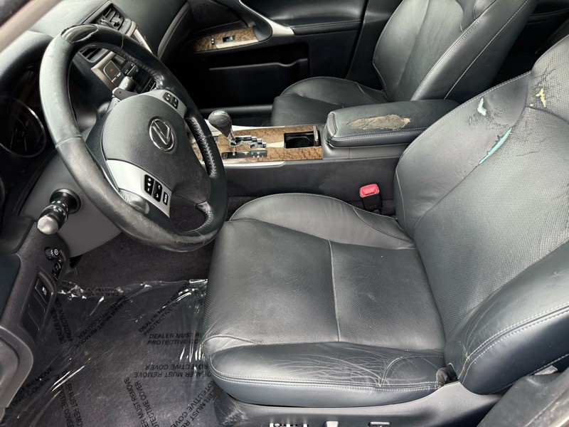 2012 Lexus IS Image 11