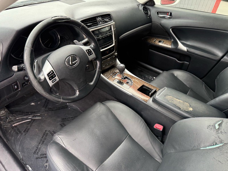 2012 Lexus IS Image 12
