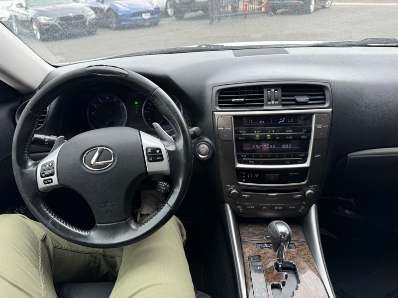 2012 Lexus IS Image 13
