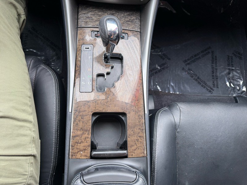 2012 Lexus IS Image 16