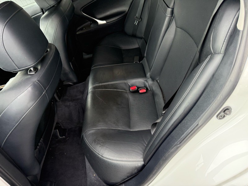 2012 Lexus IS Image 25