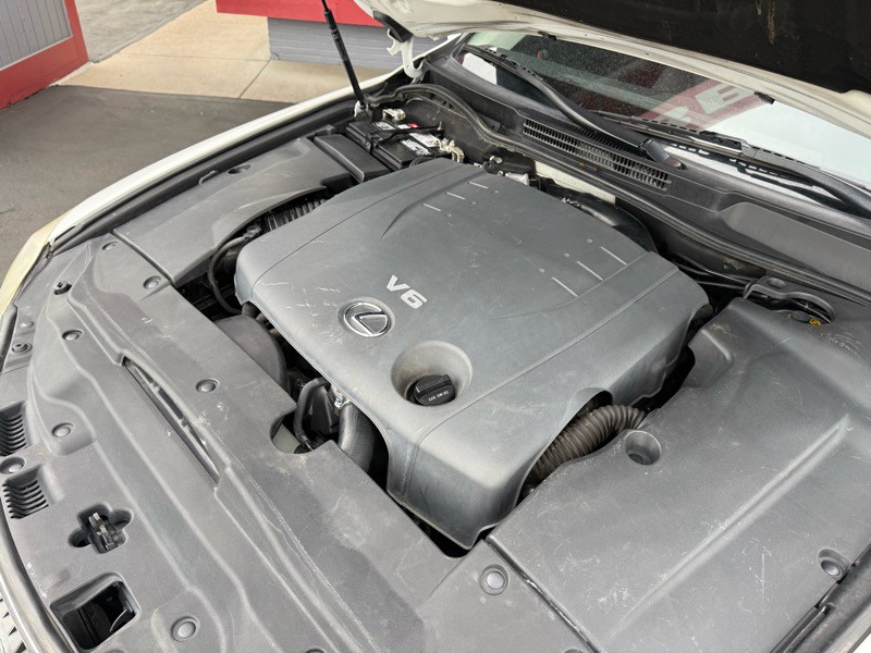 2012 Lexus IS Image 30