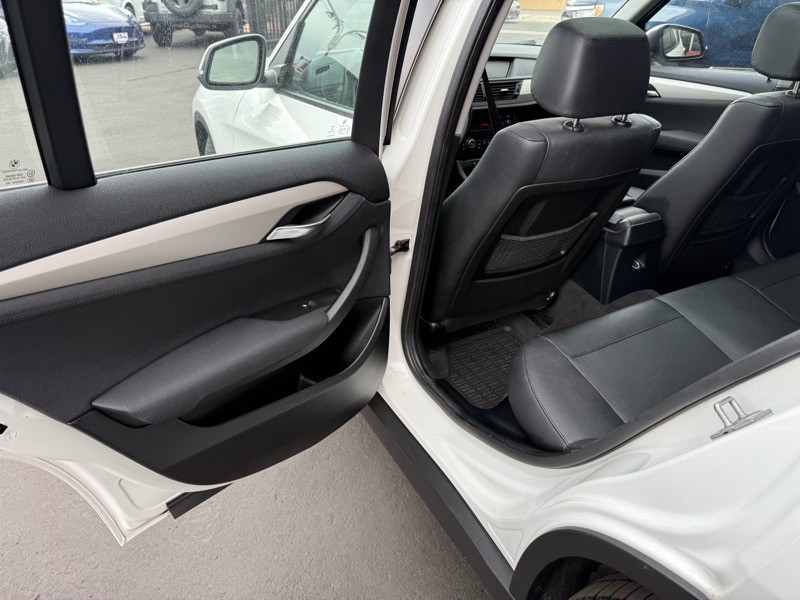 2015 BMW X1 Image 26