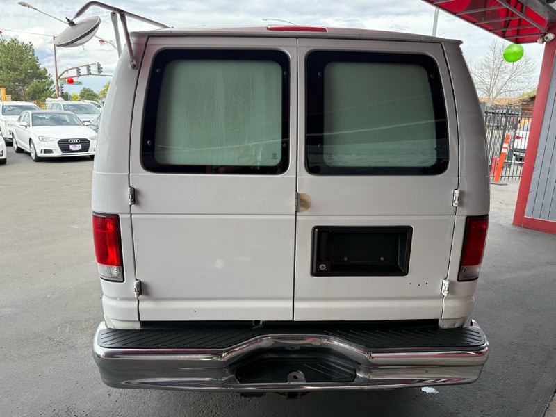 2014 Ford Econoline Image 4