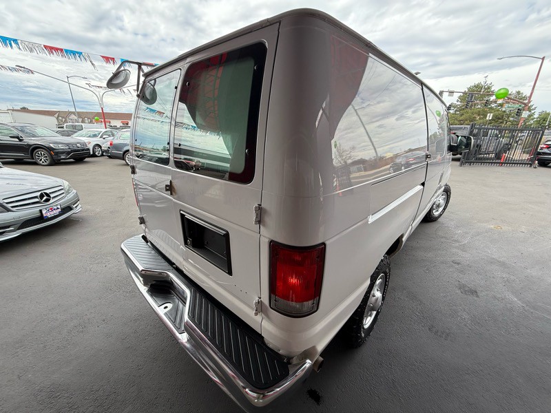 2014 Ford Econoline Image 8