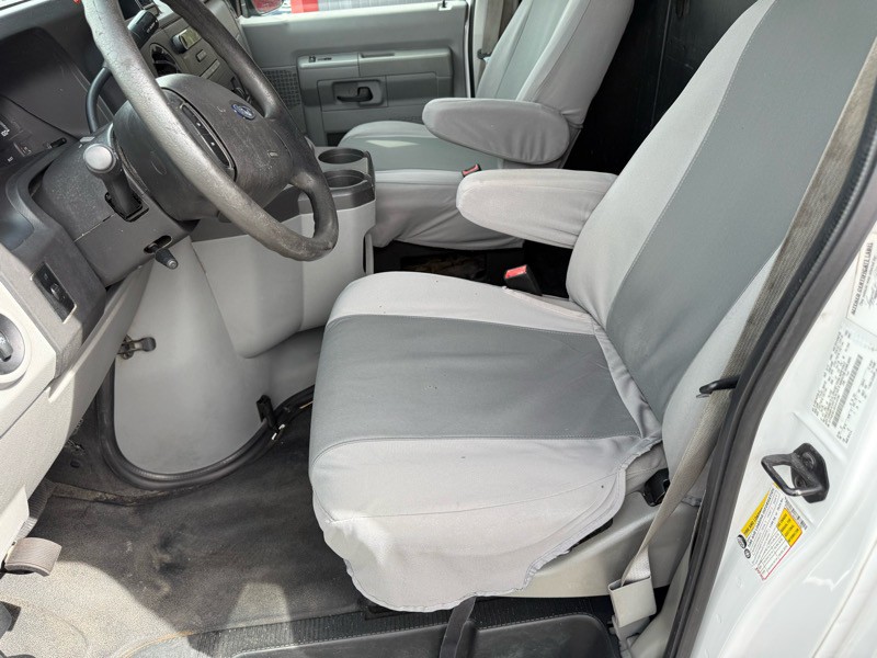 2014 Ford Econoline Image 15