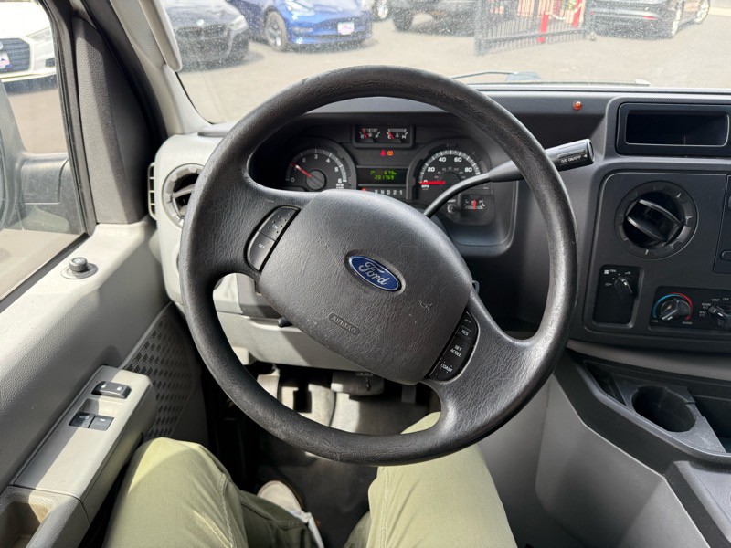 2014 Ford Econoline Image 22