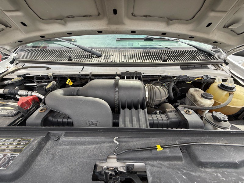 2014 Ford Econoline Image 25