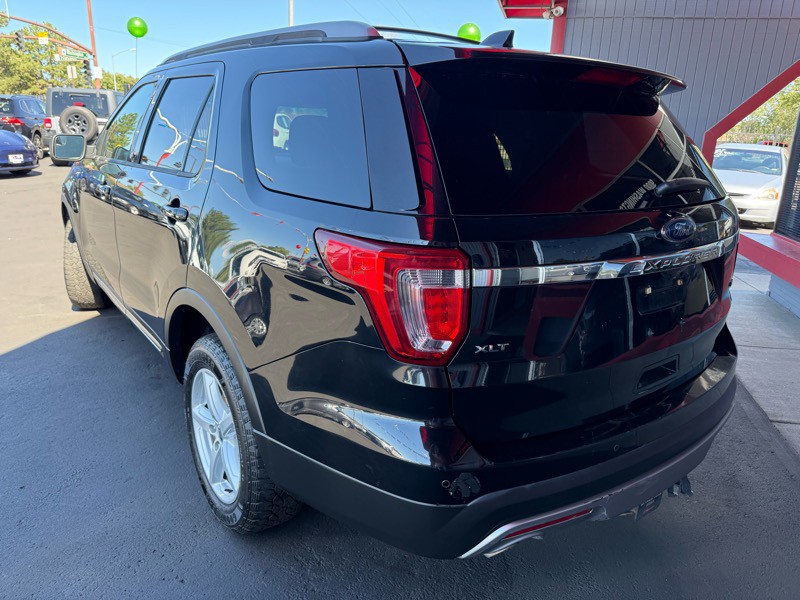 2017 Ford Explorer Image 3