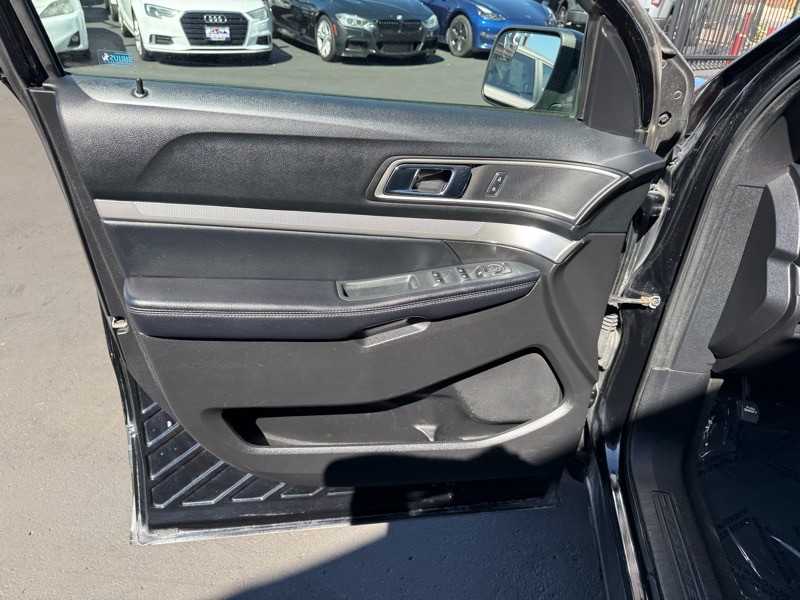 2017 Ford Explorer Image 11