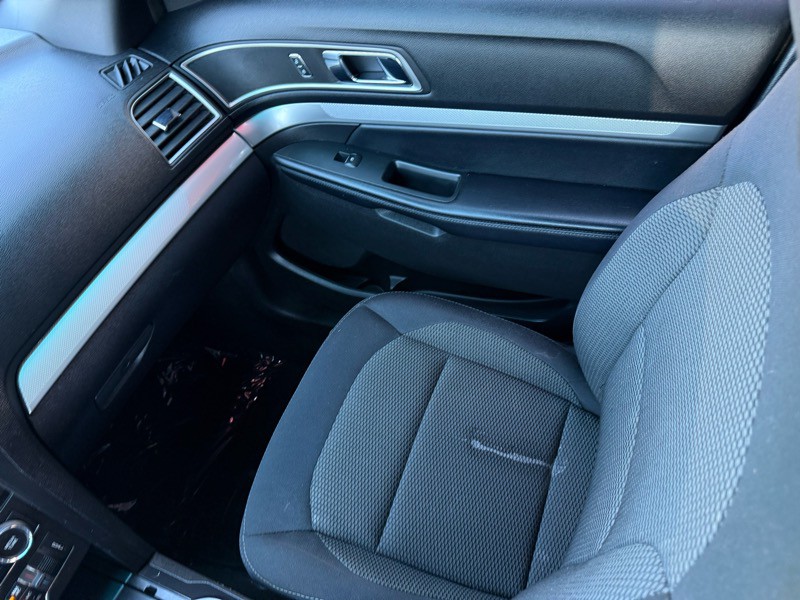 2017 Ford Explorer Image 15