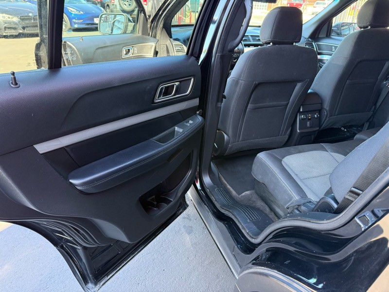 2017 Ford Explorer Image 27