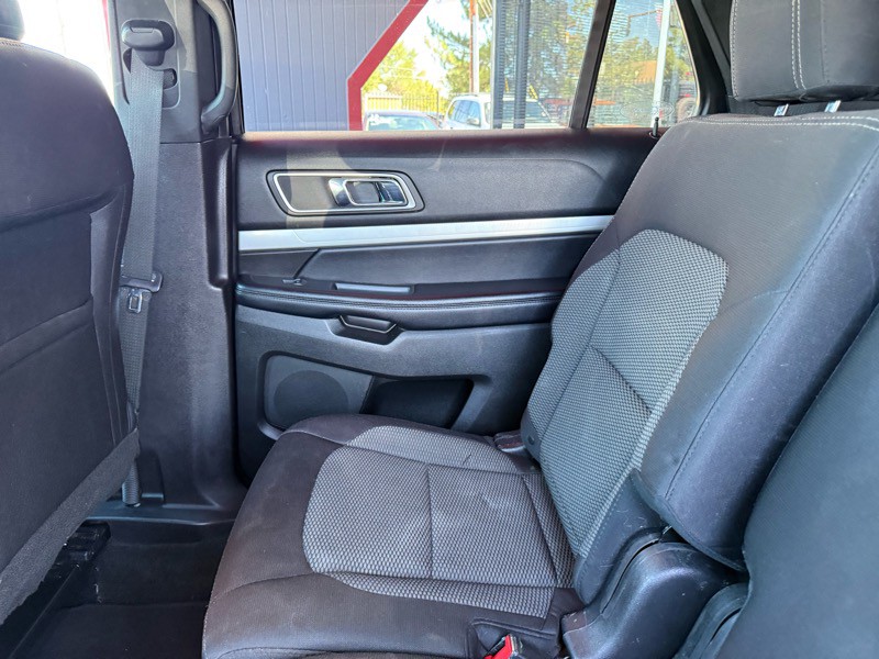 2017 Ford Explorer Image 31