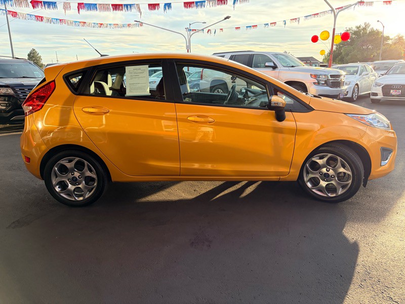 2012 Ford Fiesta Image 8