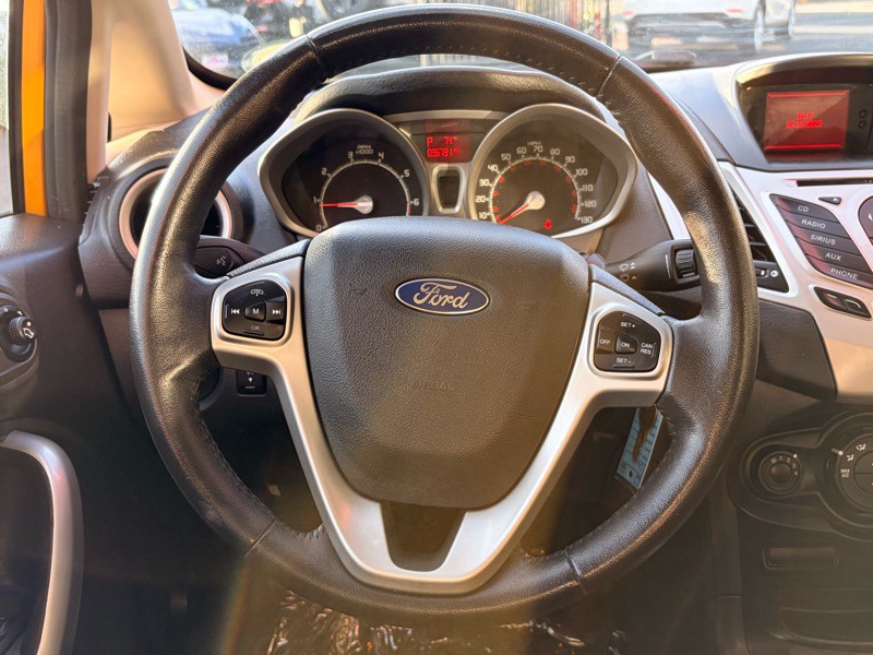 2012 Ford Fiesta Image 14