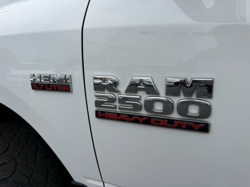2015 RAM 2500 Image 3