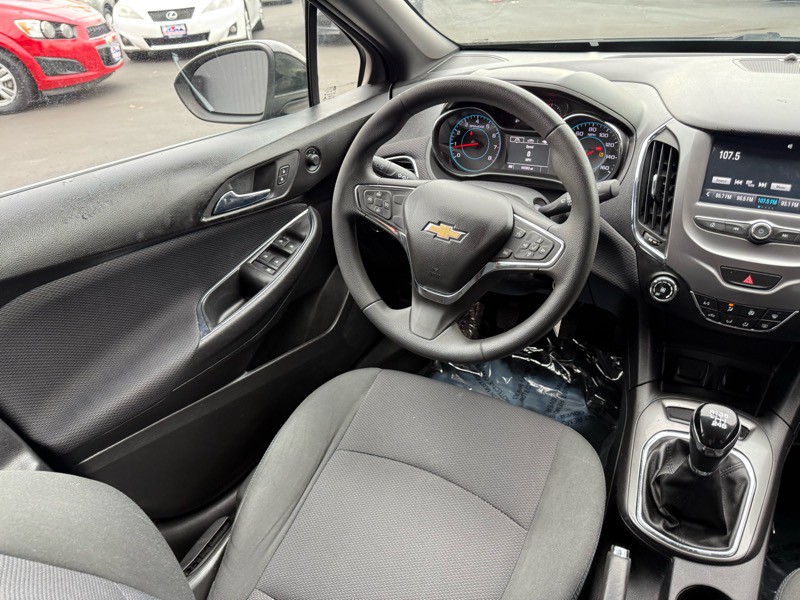 2017 Chevrolet Cruze Image 23