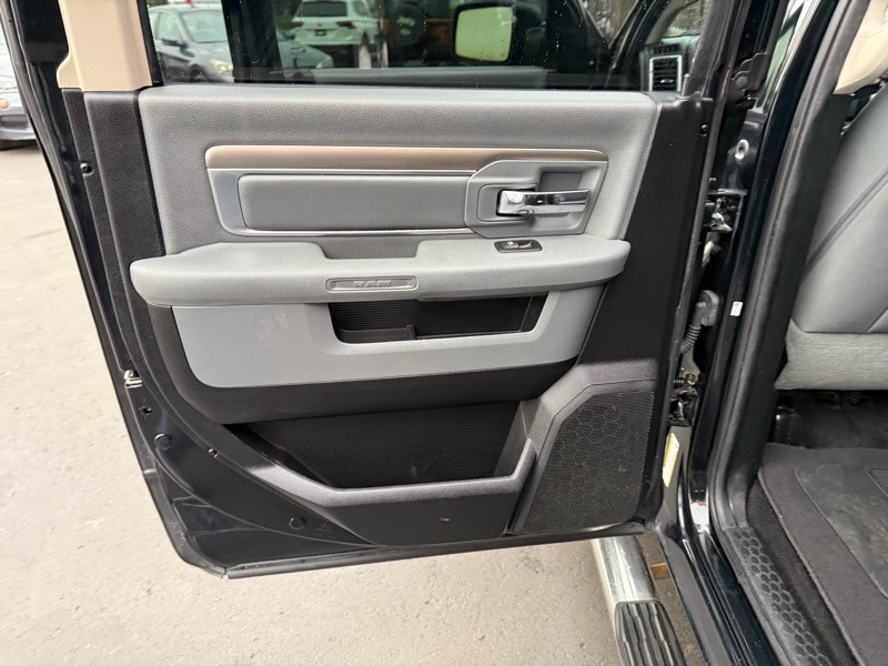 2016 RAM 1500 Image 28