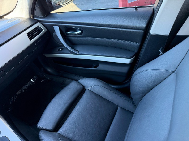 2007 BMW 3 Series Image 17