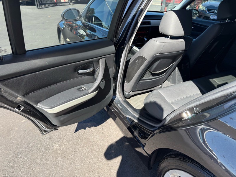 2007 BMW 3 Series Image 26